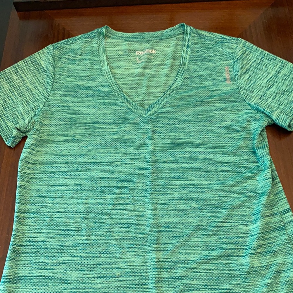 Large Reebok tshirt green/blue